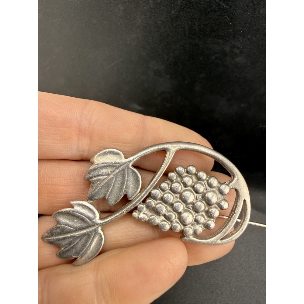 Vintage Lovell Design By Ken Kantro Brooch Grape Vine Silver‎ Tone Signed